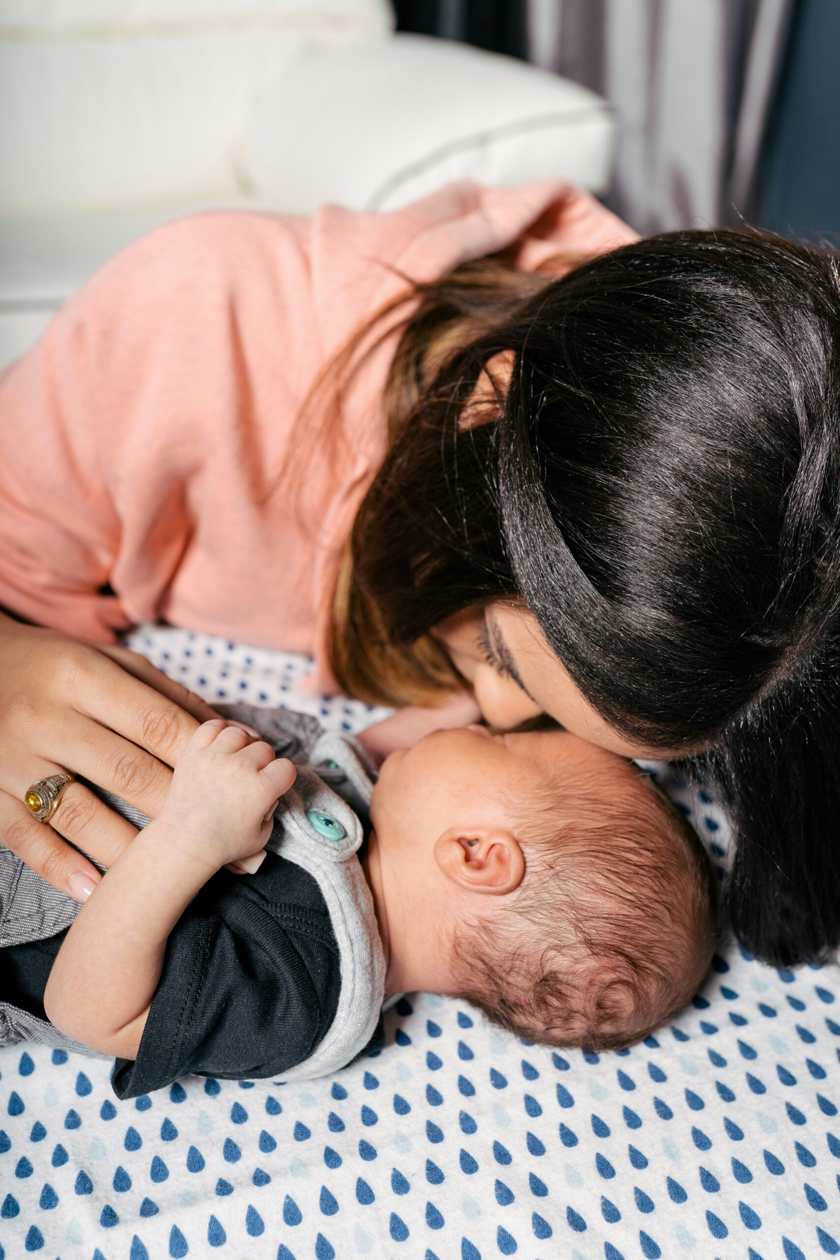 understanding-newborn-cues-the-newborn-care-solutions-agency